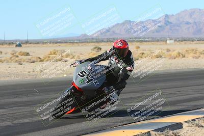 media/Jan-10-2025-CVMA Friday Practice (Fri) [[489e0da257]]/Group 4 and Trackday/Session 2 (Turn 4 Inside)/